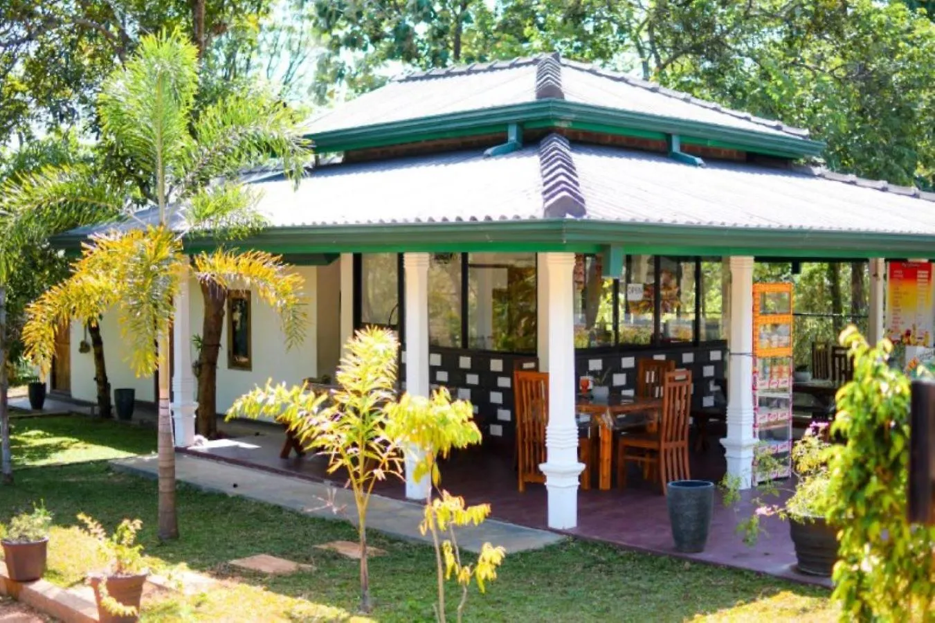 J&J Resort Habarana